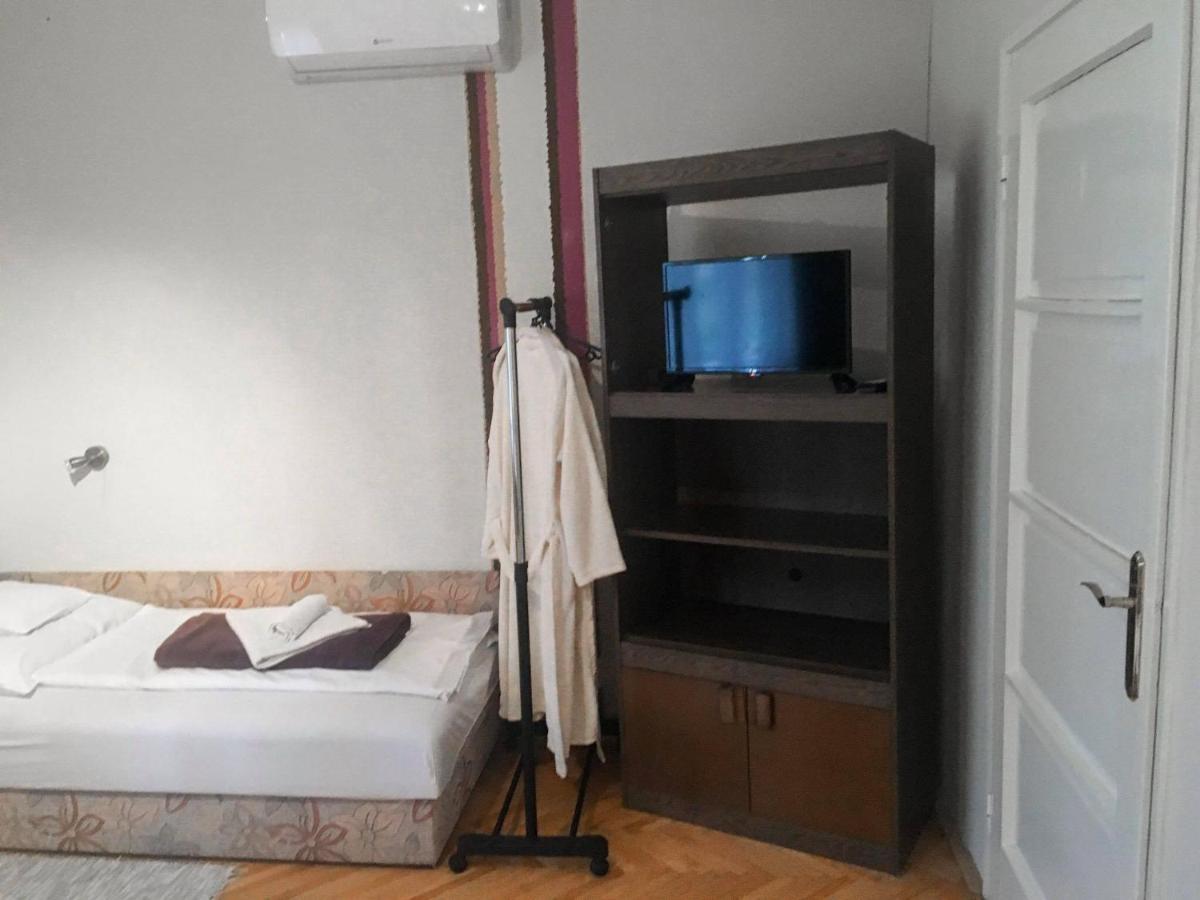 Tompos Vendeghaz Es Pince Ξενοδοχείο Villány Εξωτερικό φωτογραφία