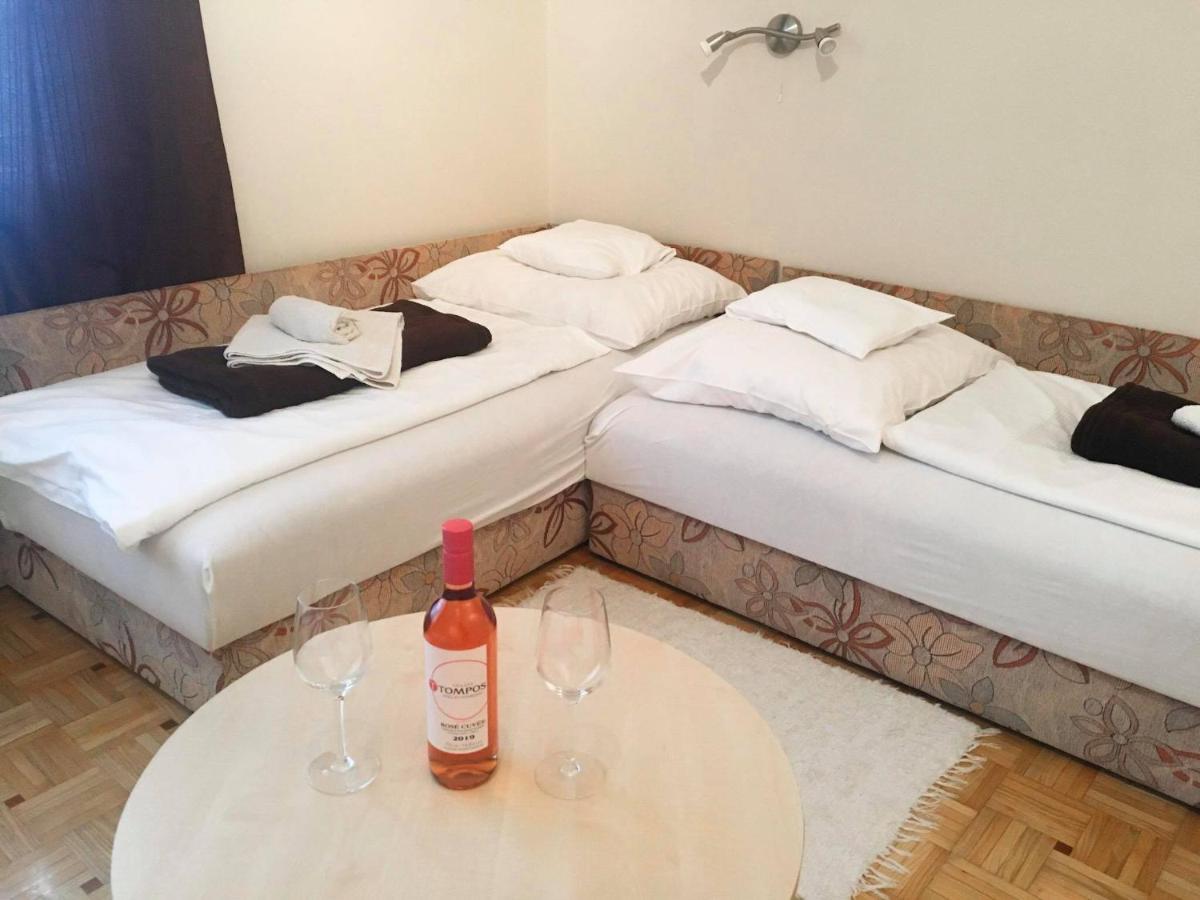 Tompos Vendeghaz Es Pince Ξενοδοχείο Villány Εξωτερικό φωτογραφία